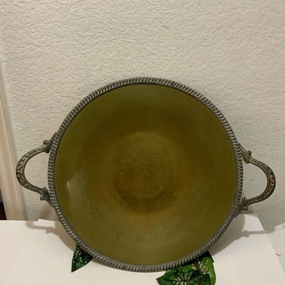 Vintage Silver LB Plated Large round plate with handles 6 lbs 17 inches - Picture 2 of 8